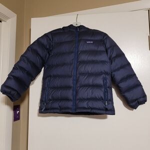 Patagonia Boys' Hi-Loft Down Sweater Hoody, size medium, navy